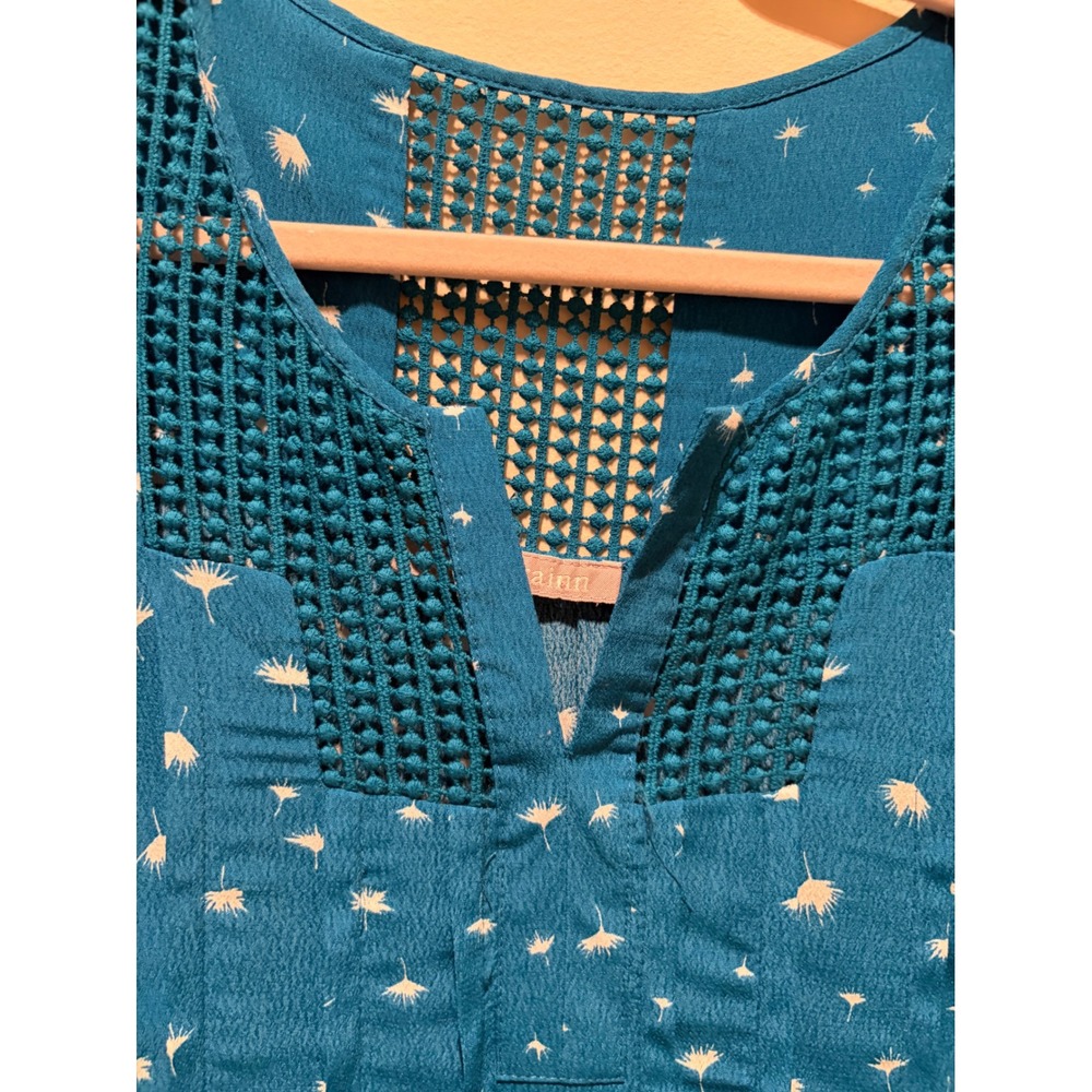 Daniel Rainn Teal Blue Dandelion Print Crochet Lace Cap Sleeve Blouse DP15490RY3 - Picture 3 of 9